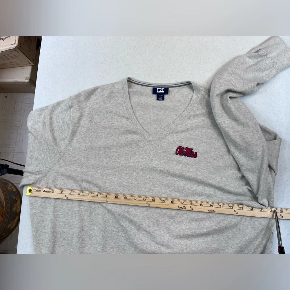 Cutter & Buck Men’s Ole Miss Cream V-Neck Sweater. Size 3X